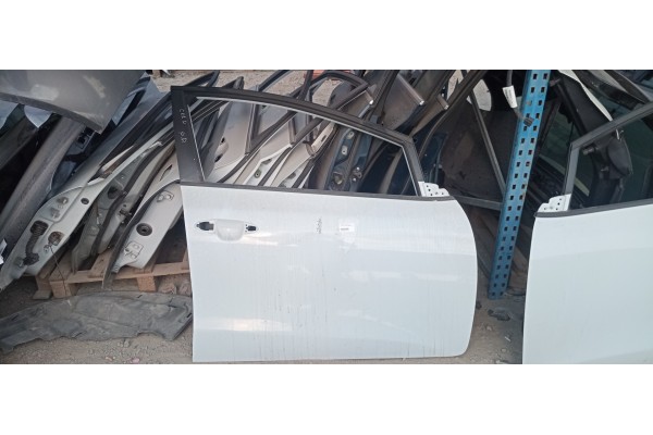 Recambio de puerta delantera derecha para kia cee´d 1.4 crdi 90 fap referencia OEM IAM   