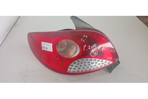 Recambio de piloto trasero izquierdo para peugeot 206+ 1.1 referencia OEM IAM 20081109  