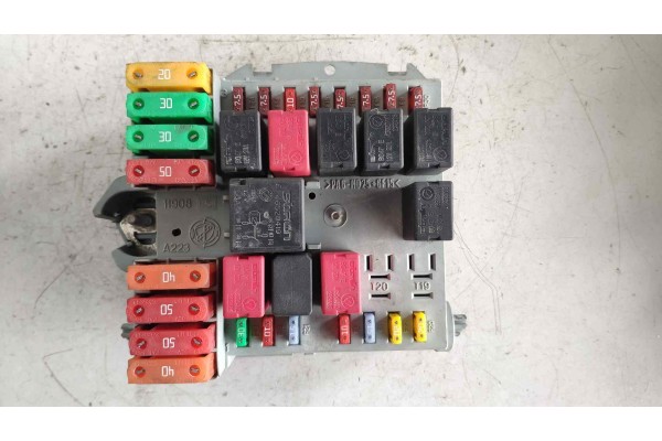 Recambio de caja reles / fusibles para fiat bravo (198) 1.9 jtd 16v cat referencia OEM IAM 51775688  