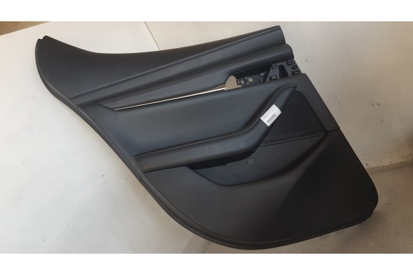 Recambio de guarnecido puerta trasera izquierda para mazda 3 berlina (bp) 2.0 i komp 180 fap referencia OEM IAM BCJH5581D  