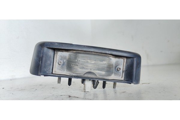 Recambio de piloto matricula para opel vivaro furgón 2.9t largo referencia OEM IAM 8200434687  