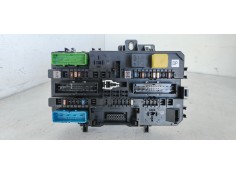 Recambio de caja reles / fusibles para opel astra h berlina 1.9 cdti referencia OEM IAM 13181278  