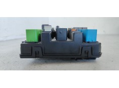 Recambio de caja reles / fusibles para opel astra h berlina 1.9 cdti referencia OEM IAM 13181278  