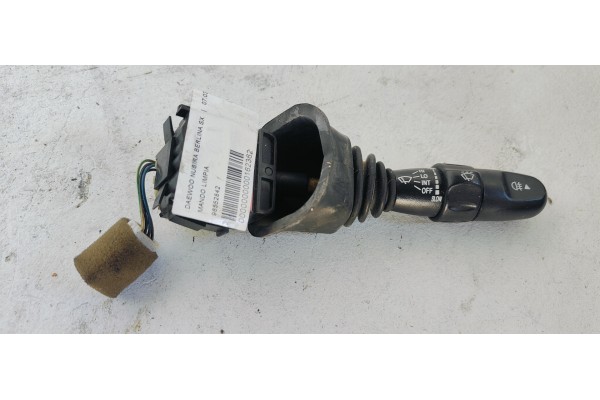 Recambio de mando limpia para daewoo nubira berlina sx referencia OEM IAM 96552842  