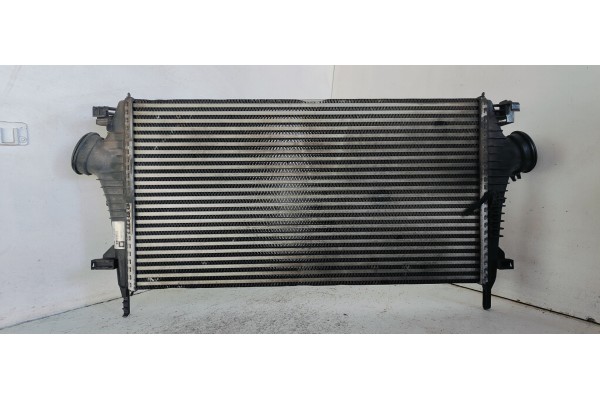 Recambio de intercooler para opel insignia berlina 2.0cdti 130 fap referencia OEM IAM 13241751  
