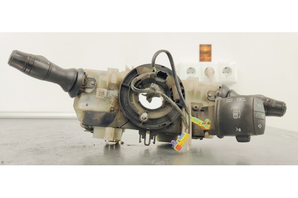 Recambio de mando multifuncion para renault scenic iii 1.9 dci 130 referencia OEM IAM 255670019R  