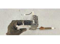 Recambio de cerradura puerta trasera izquierda para peugeot 3008 1.6 hdi 110 fap referencia OEM IAM 724539  