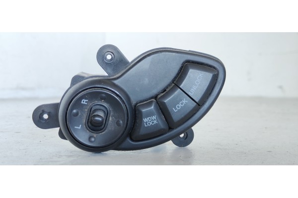 Recambio de mando retrovisor para hyundai santa fe (sm) 2.4 gls 4x4 referencia OEM IAM 9353026500  
