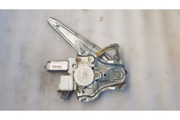 Recambio de elevalunas trasero izquierdo para toyota avensis berlina (t25) 2.0 d4d 115 referencia OEM IAM   