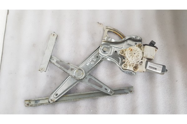 Recambio de elevalunas delantero derecho para toyota avensis berlina (t25) 2.0 d4d 115 referencia OEM IAM   