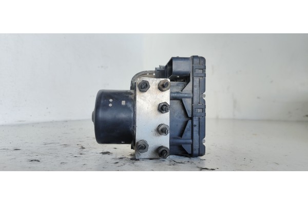 Recambio de abs para chrysler voyager (rg) 2.5 crd cat referencia OEM IAM 04686702AE  