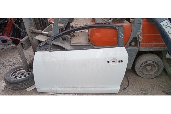 Recambio de puerta delantera izquierda para renault megane iii coupe 1.5 dci 110 fap referencia OEM IAM   