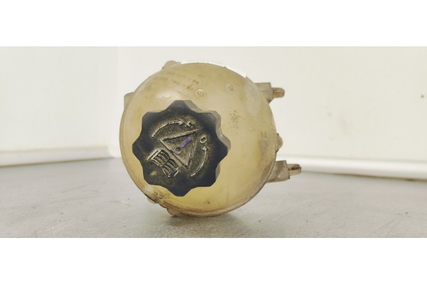 Recambio de deposito expansion para peugeot 3008 1.6 hdi 110 fap referencia OEM IAM 9684527680  