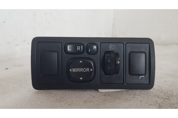 Recambio de mando retrovisor para toyota avensis berlina (t25) 2.0 d4d 115 referencia OEM IAM 183575  
