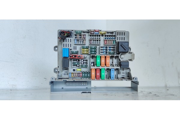 Recambio de caja reles / fusibles para bmw serie 3 berlina (e90) 318d referencia OEM IAM MS20041228  