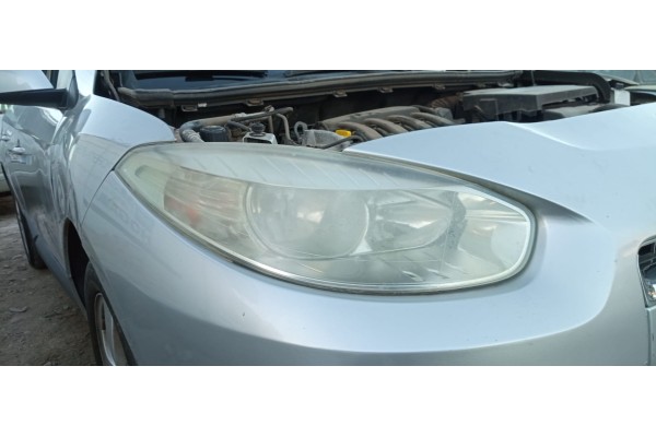 Recambio de faro derecho para renault fluence dynamique referencia OEM IAM   