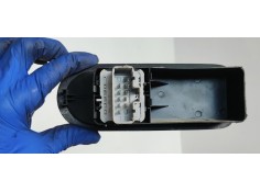 Recambio de mando elevalunas delantero izquierdo para renault megane ii classic berlina confort expression referencia OEM IAM 15