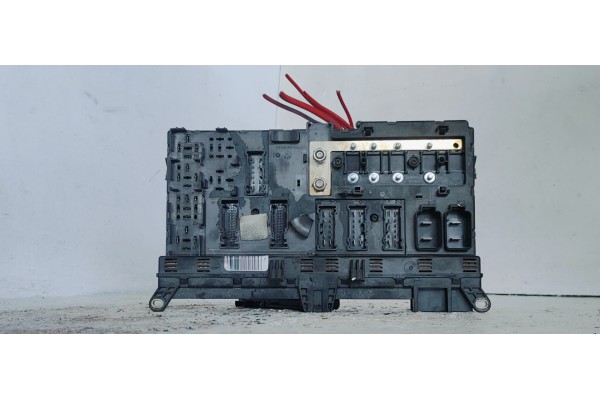 Recambio de caja reles / fusibles para bmw x5 (e53) 3.0d referencia OEM IAM 8380409  