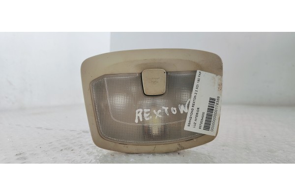 Recambio de luz interior para ssangyong rexton 2.2 xdi 180 fap referencia OEM IAM 8372034000  