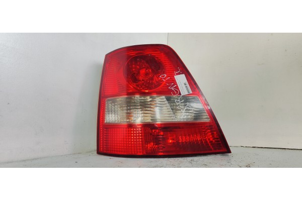 Recambio de piloto trasero izquierdo para kia sorento 2.5 crdi ex referencia OEM IAM   