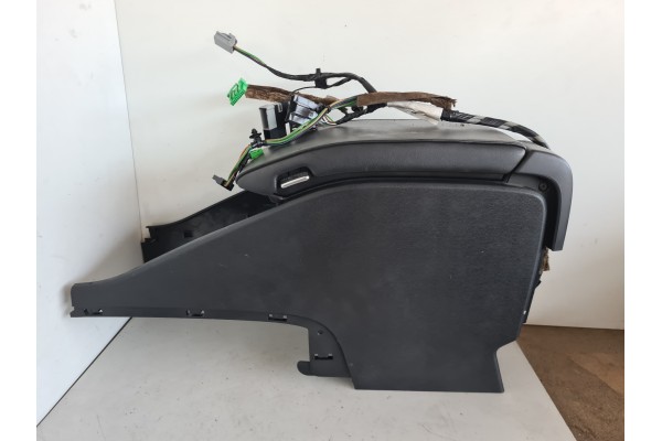 Recambio de apoyabrazos central para volvo v70 familiar summum referencia OEM IAM   