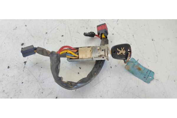 Recambio de conmutador de arranque para peugeot 206 berlina 1.9 diesel referencia OEM IAM   