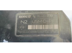 Recambio de caja reles / fusibles para renault megane ii berlina 3p confort dynamique referencia OEM IAM 8200481866J  