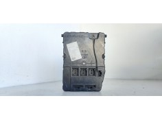 Recambio de caja reles / fusibles para renault megane ii berlina 5p 1.5 dci diesel referencia OEM IAM 8200305575  