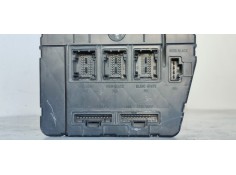 Recambio de caja reles / fusibles para renault megane ii berlina 5p 1.5 dci diesel referencia OEM IAM 8200305575  