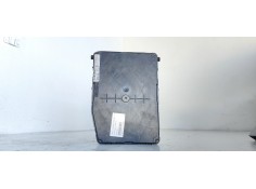 Recambio de caja reles / fusibles para renault megane ii berlina 5p 1.5 dci diesel referencia OEM IAM 8200305575  