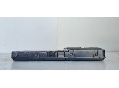 Recambio de caja reles / fusibles para renault megane ii berlina 5p 1.5 dci diesel referencia OEM IAM 8200305575  
