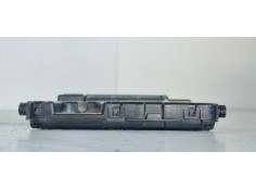 Recambio de caja reles / fusibles para renault megane ii berlina 5p 1.5 dci diesel referencia OEM IAM 8200305575  