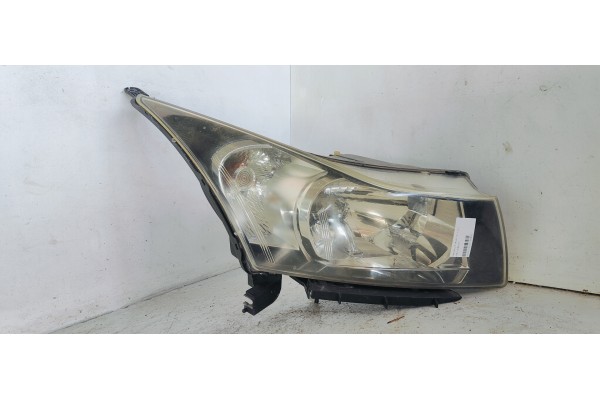 Recambio de faro derecho para chevrolet cruze 1.6 i 113 referencia OEM IAM   