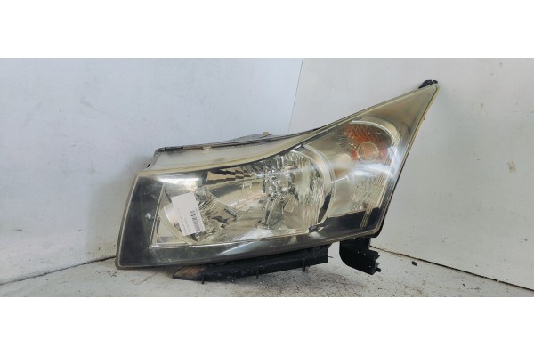 Recambio de faro izquierdo para chevrolet cruze 1.6 i 113 referencia OEM IAM   