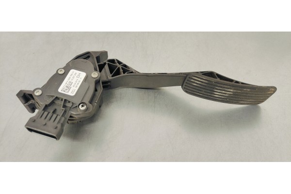 Recambio de pedal acelerador para opel insignia berlina 2.0 cdti referencia OEM IAM 13237356  