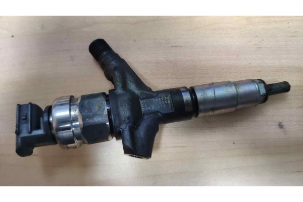 Recambio de inyector para subaru forester s12 2.0 diesel cat referencia OEM IAM 16613AA030  