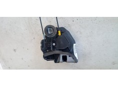 Recambio de cerradura puerta trasera derecha para toyota auris 1.6 16v cat referencia OEM IAM 2C6113011  