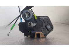Recambio de cerradura puerta trasera derecha para toyota avensis berlina (t25) 2.0 d4d 115 referencia OEM IAM   