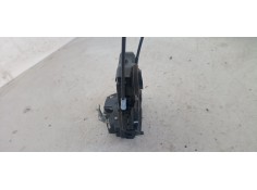 Recambio de cerradura puerta trasera derecha para toyota auris 1.6 16v cat referencia OEM IAM 2C6113011  