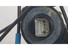 Recambio de cerradura puerta trasera derecha para toyota avensis berlina (t25) 2.0 d4d 115 referencia OEM IAM   