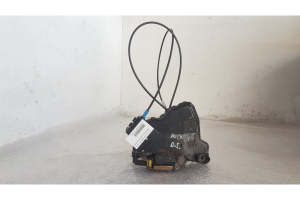 Recambio de cerradura puerta delantera izquierda para toyota avensis berlina (t25) 2.0 d4d 115 referencia OEM IAM   