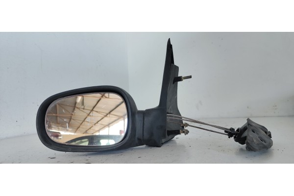 Recambio de retrovisor izquierdo para citroen c3 1.4 referencia OEM IAM   