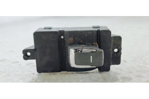 Recambio de mando elevalunas trasero derecho para ssangyong rexton 2.2 xdi 180 fap referencia OEM IAM 8512036250  