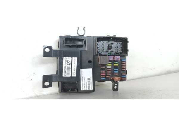 Recambio de caja reles / fusibles para kia carnival 2.9 crdi cat referencia OEM IAM 919544D2700H  