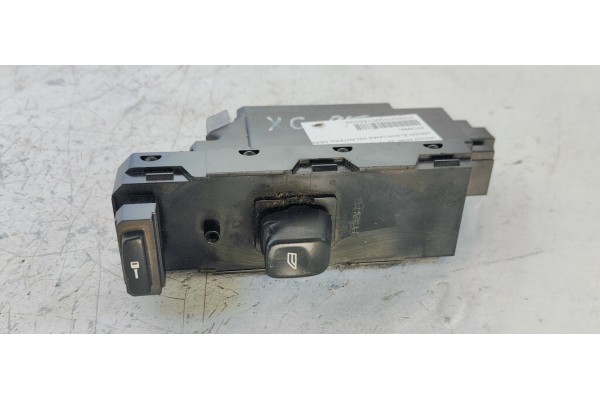 Recambio de mando elevalunas delantero derecho para volvo xc90 d5 referencia OEM IAM 30739981  
