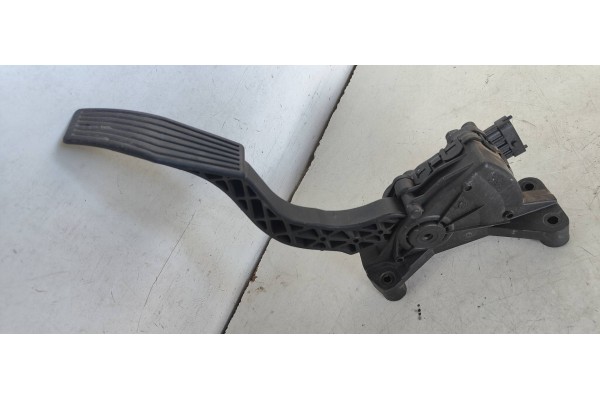 Recambio de potenciometro pedal para kia carnival 2.9 crdi cat referencia OEM IAM 327004DXXX  