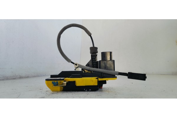 Recambio de cerradura puerta trasera derecha para volvo xc90 d5 referencia OEM IAM 30663050  