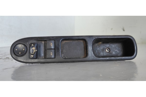 Recambio de mando elevalunas delantero izquierdo para peugeot 307 (s1) 2.0 hdi cat referencia OEM IAM 96404778XT  