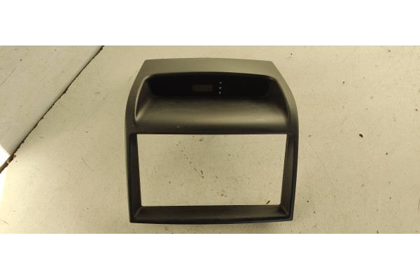 Recambio de moldura para kia carnival 2.9 crdi cat referencia OEM IAM 847404D050  