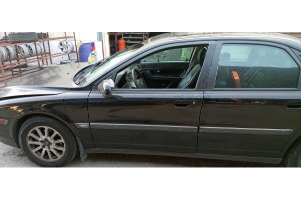 Recambio de puerta delantera izquierda para volvo s80 berlina 2.5 d referencia OEM IAM   
